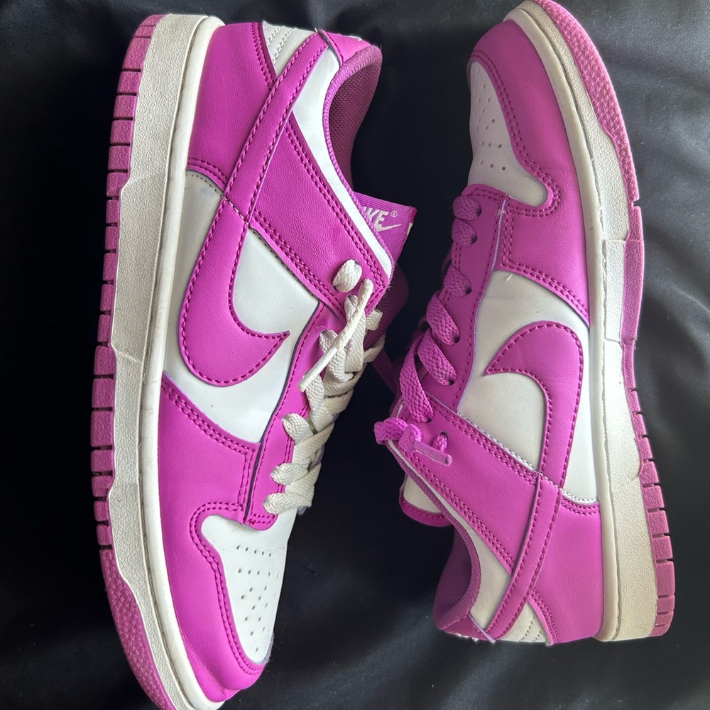 Fuchsia pink, GS size 7 dunks(no box)